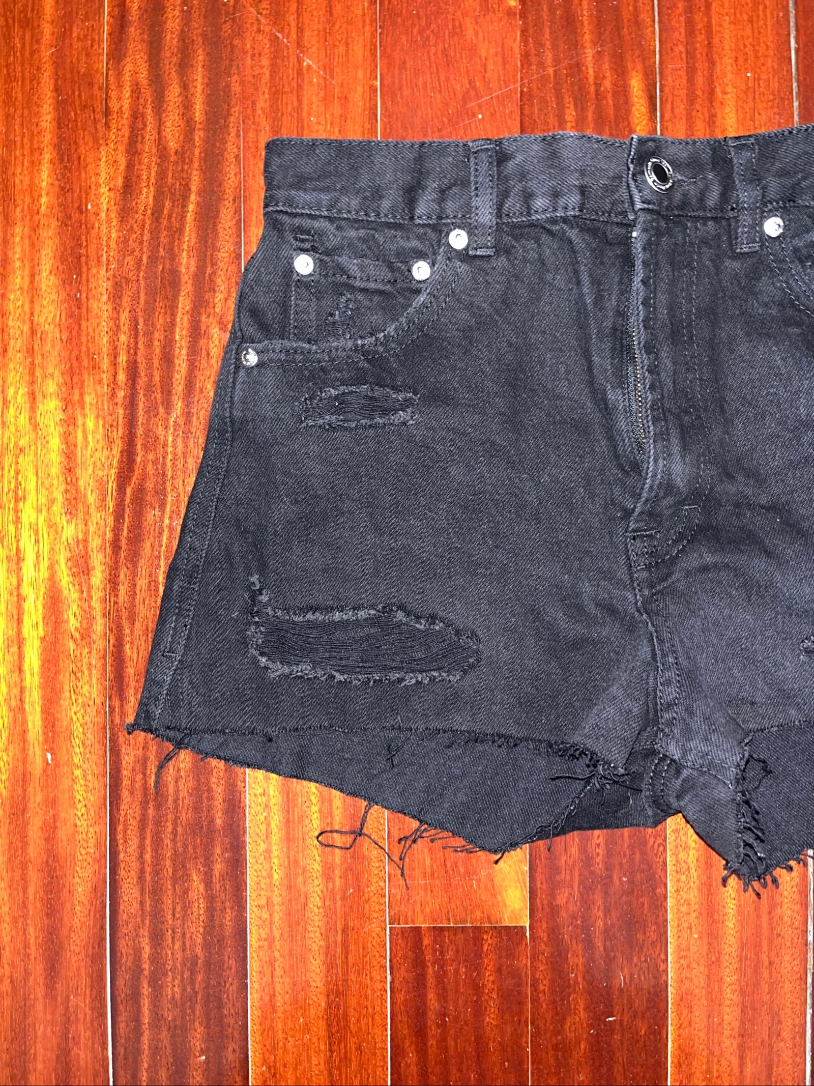 black shorts – photo 2